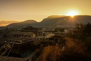 Shangri-La old town with the sunrise