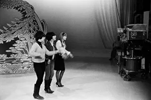 Dances Prints: The Shangri-Las On Hullabaloo