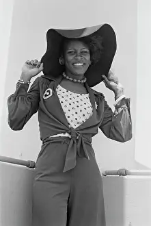 Huty31078 Prints: Sharon Hill - Soul Train Dancers