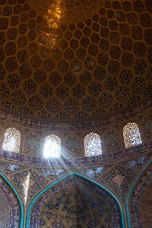Images Dated 17th September 2016: Sheikh Lotfollah Mosque at Naqsh-e-Jahan Square, Isfahan, Iran