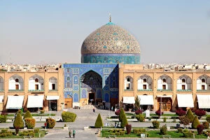 Images Dated 14th October 2015: Sheikh Lotfollah mosque at Naqsh-e Jahan square in Isfahan, Iran