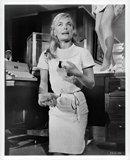 Lac0011 Prints: Shirley Eaton In Around The World Under The Sea