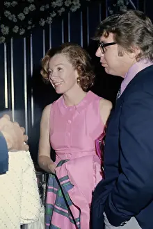 Huty35610 Prints: Shirley MacLaine & Pete Hamill