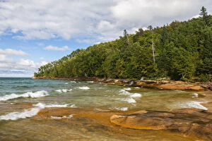 Images Dated 28th September 2016: Shore of Miners Beach, Pictured Rocks National Lakeshore, Michigan, USA