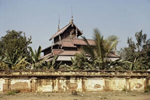 Images Dated 14th December 2012: Shwenandaw Monastery