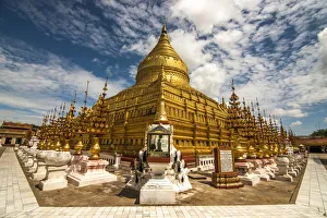 Images Dated 5th October 2013: Shwezigon Paya, Bagan, Myanmar