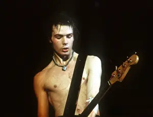 Sid Vicious Performs At The Sex Pistols Last Concert