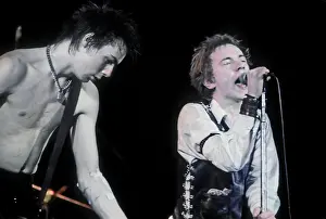Sid Vicious Performs At The Sex Pistols Last Concert