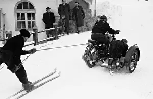 Sporting Oddities Prints: Sidecar Ski