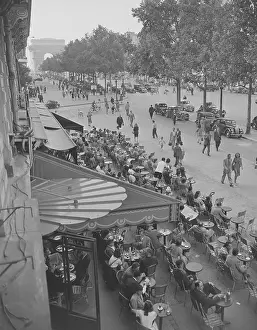 Arc De Triomphe Prints: Sidewalk Cafe on the Champs-Elysees