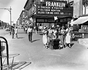 Harlem Prints: Sidewalk Scene in Harlem