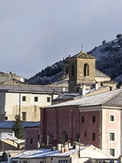 Images Dated 7th February 2016: Sight of the old town of basin with the covered with snow roofs