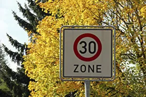 Sign, 30km / h tempo limit zone, autumn, city district of Mittelberg, Stadt Biberach, Upper Swabia, Baden-Wuerttemberg