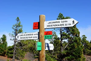 Sign Gallery: Signpost on the volcano route, Ruta de los Volcanes, La Palma, Canary Islands, Spain, Europe