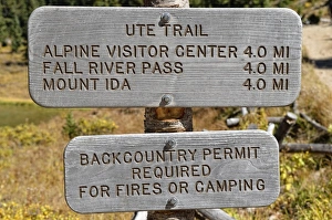 Images Dated 30th September 2011: Signposts at Poudre Lake, Trail Ridge Road, Rocky Mountain National Park, Colorado, USA