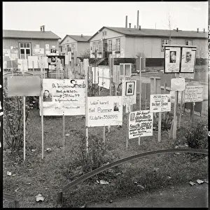 Repatriation Prints: Signs For Missing Soldiers In Field