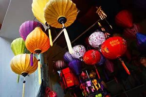 Images Dated 28th March 2015: Silk lantern bazaar display hoian