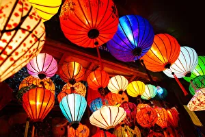 Images Dated 28th March 2015: Silk lantern bazaar display hoian