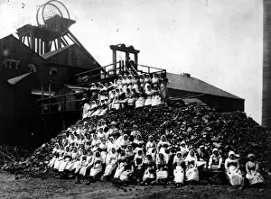 Industry Europe Prints: Sitting On Coal