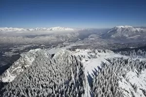 Images Dated 6th February 2012: Ski resort at Mt. Kreuzeck, Garmisch-Partenkirchen, Upper Bavaria, Bavaria, Germany