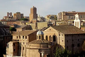 Images Dated 17th March 2012: Skyline of Ancient Rome (Foro Romano) in Italy