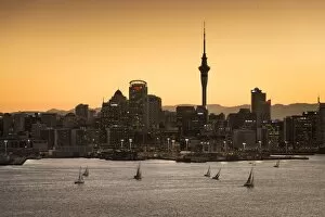 Images Dated 13th March 2013: Skyline of Auckland with the Sky Tower at dusk, Auckland, North Island, New Zealand