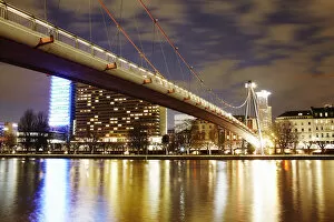 Images Dated 19th March 2009: Skyline of Frankfurt with Bridge Holbeinsteg