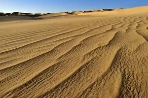 Images Dated 18th November 2011: Small erg or sand dunes near Tehenadou, Adrar nAhnet, Adrar Ahnet, Algeria, Sahara, North Africa
