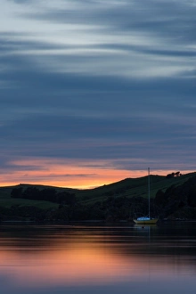 Images Dated 5th December 2012: The small lake and the sunrise time in Waikawa