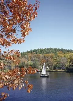 Images Dated 3rd July 2006: Small Sailboat in Sunapee Harbour