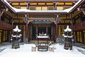 Images Dated 6th April 2010: Snow on courtyard in Dragon King rear temple of Huanglong Temple buildings