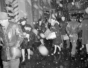 Snowfall Prints: Snow Fall In New York At Christmass