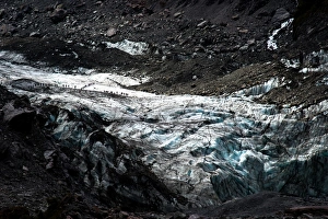 Images Dated 10th December 2012: Snow trekking on Fox Glacier