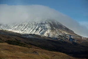 Images Dated 27th October 2013: Snowcapped mountain in Iceland