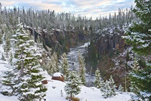 Images Dated 23rd September 2017: Snowy landscape with Lewis River, Yellowstone National Park, Wyoming, USA