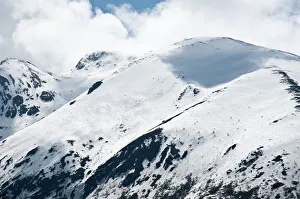Images Dated 18th April 2012: Snowy mountain landscape in north of Sikkim, India