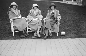 Womens Fashion Prints: Socialite Roberta Willard with Friends