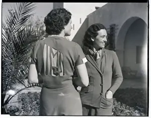 Socialite Prints: Socialites at Palm Spring Resort
