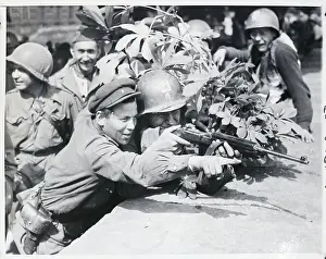 Torgau Prints: Soldier Gives Lesson On Handling Rifle