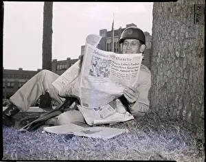 Little Rock Prints: Soldier Reads Paper on Tree