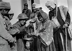 Huty32806 Prints: Soldier Sharing Rations