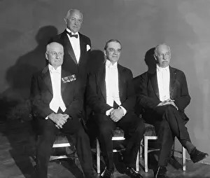 Owen D Prints: Soldier Statesmen Honored at Dinner