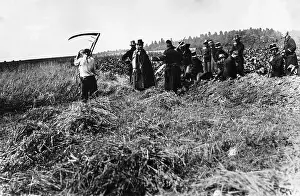 Liege Prints: Soldiers Digging Trenches and Peasants Reaping Grain