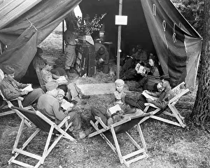 Library Prints: Soldiers Reading