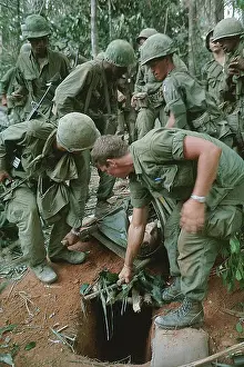 Stretcher Prints: Soldiers Travel W/Marine On Stretcher