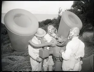 Headphones Prints: Soldiers Use Listening Device