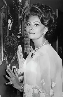 Exhibit Prints: Sophia Loren At Museum Of Modern Art