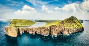 Sorvagsvatn, Leitisvatn lake hanging over the Atlantic Ocean, Faroe Islands