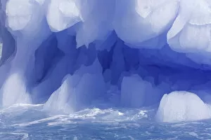 South Georgia, Iris Bay, iceberg, close-up