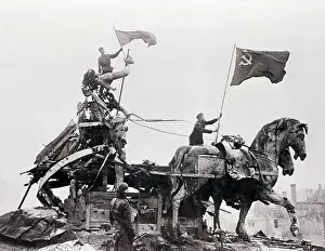 Soviet Prints: Soviet Soldiers Hoist Victory Flag